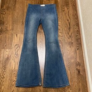 Free People jeans flared with elastic waist size 29